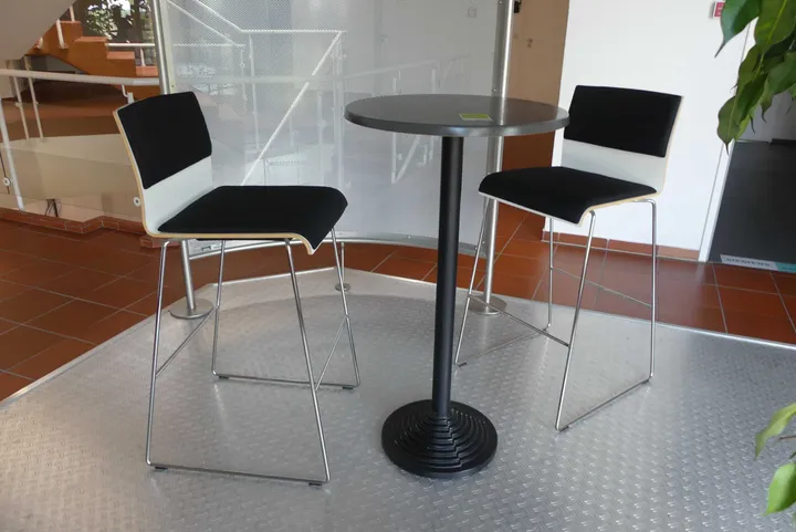 Stehtisch mit 2x Barhocker Maße in cm ca. Ø60 cm Durchmesser